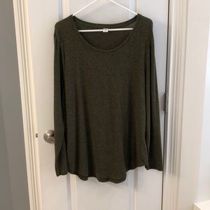 Green scoop neck longsleeve sweater